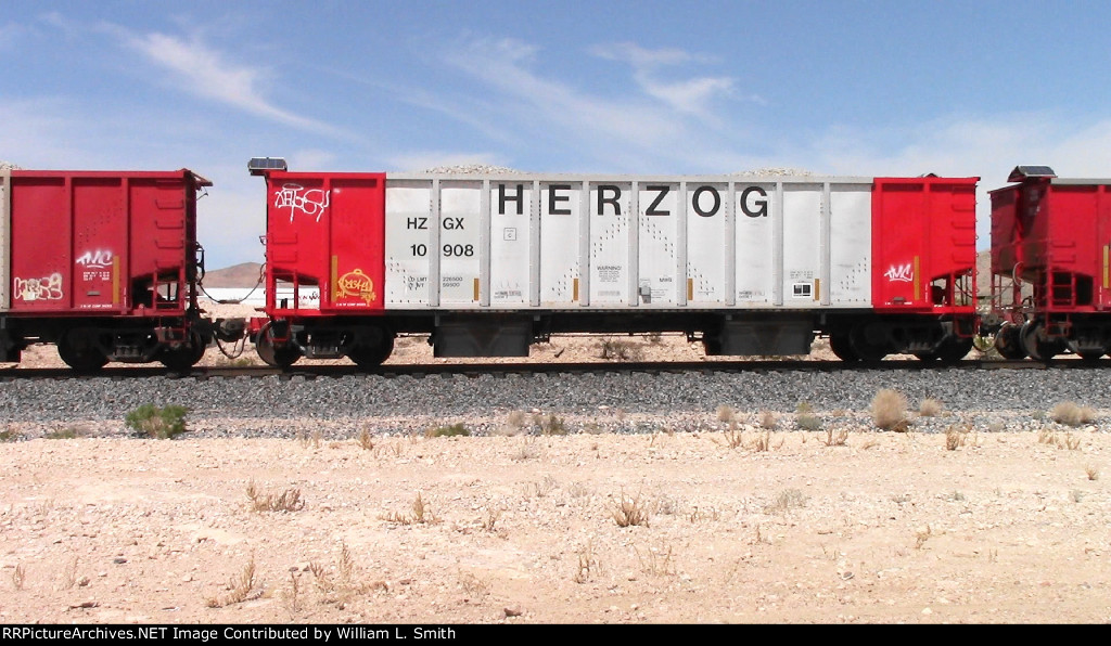WB Unit Ballast Hooper Frt at Erie NV -46